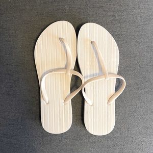 Gap Flip Flops